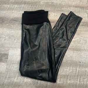 Assets by Spanx all over faux leather leggings